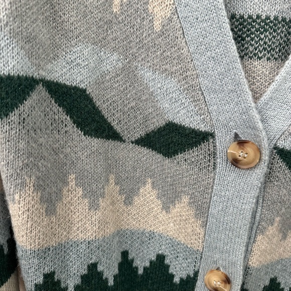 C&C California Katie Jacquard Mountain Aztec V-Neck Cardigan Sweater L - Picture 2 of 4